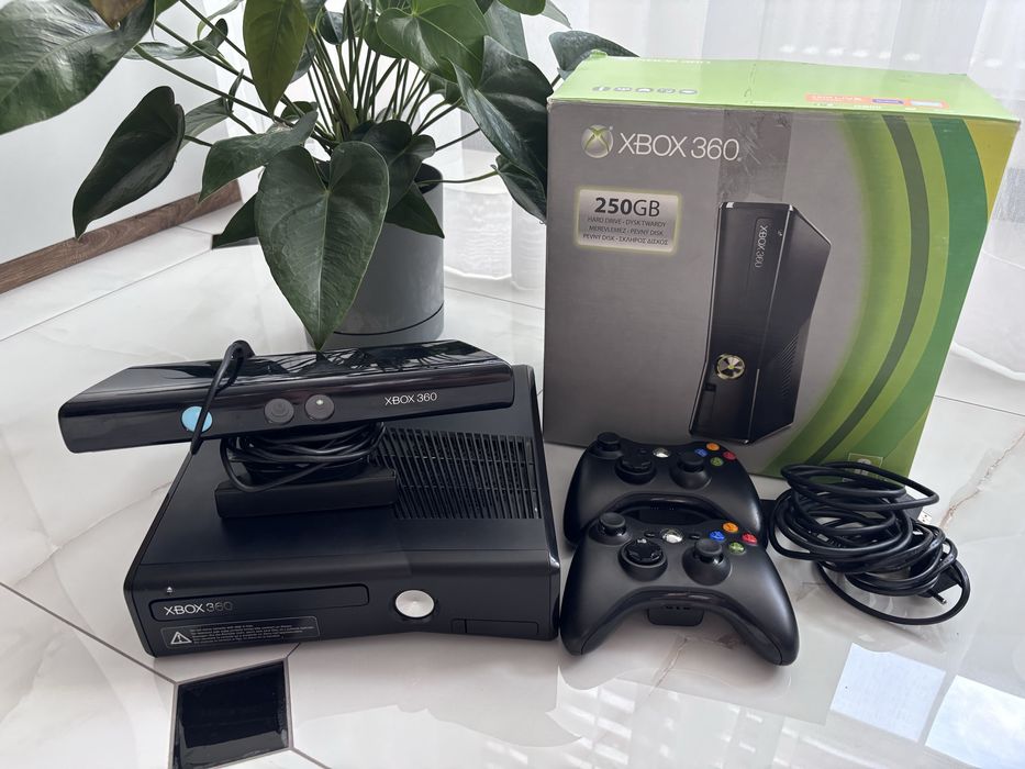Інрова консоль X box 360