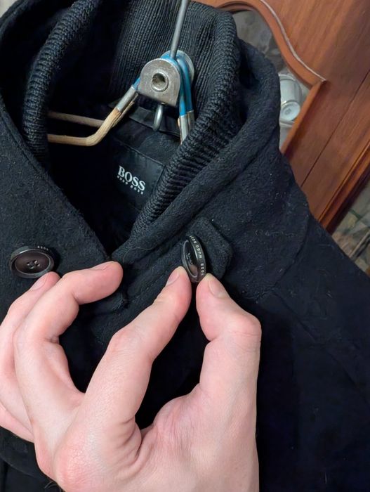 Продам кашемировое мужское пальто hugo boss L