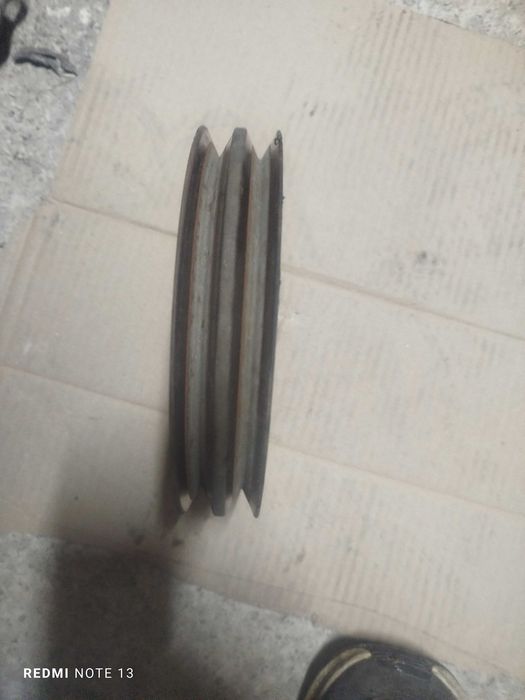 Шків колінвала Mazda 323  rf2a