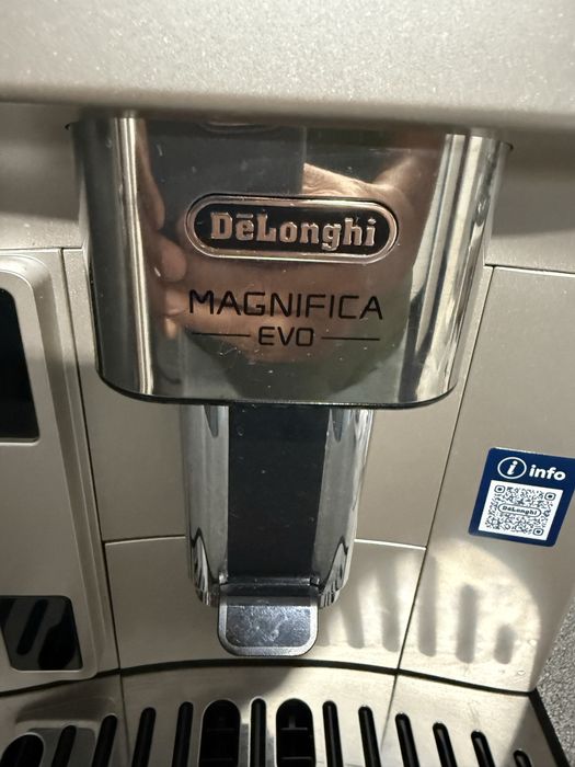 Maquina cafe Delonghi magnifica evo automatica