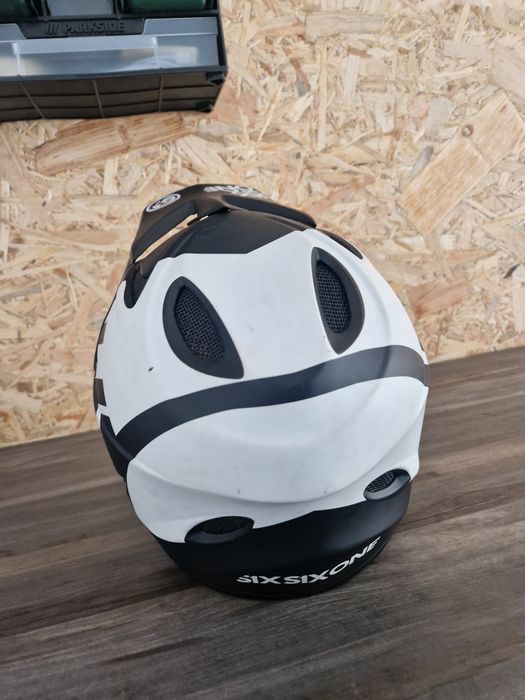 Capacete 661    .