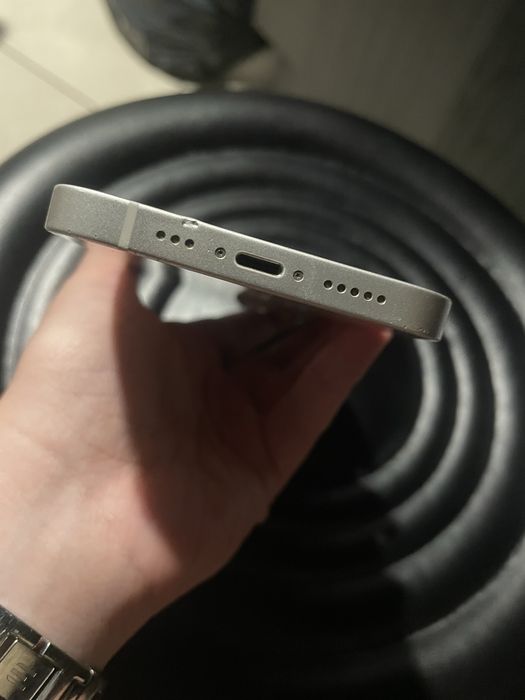 IPhone 14 bialy