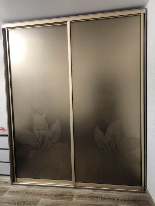 Продам шкаф-купе.