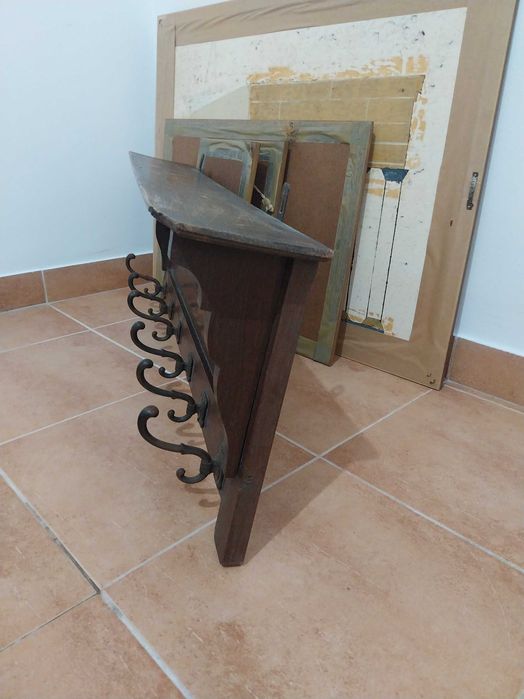 Cabideiro antigo