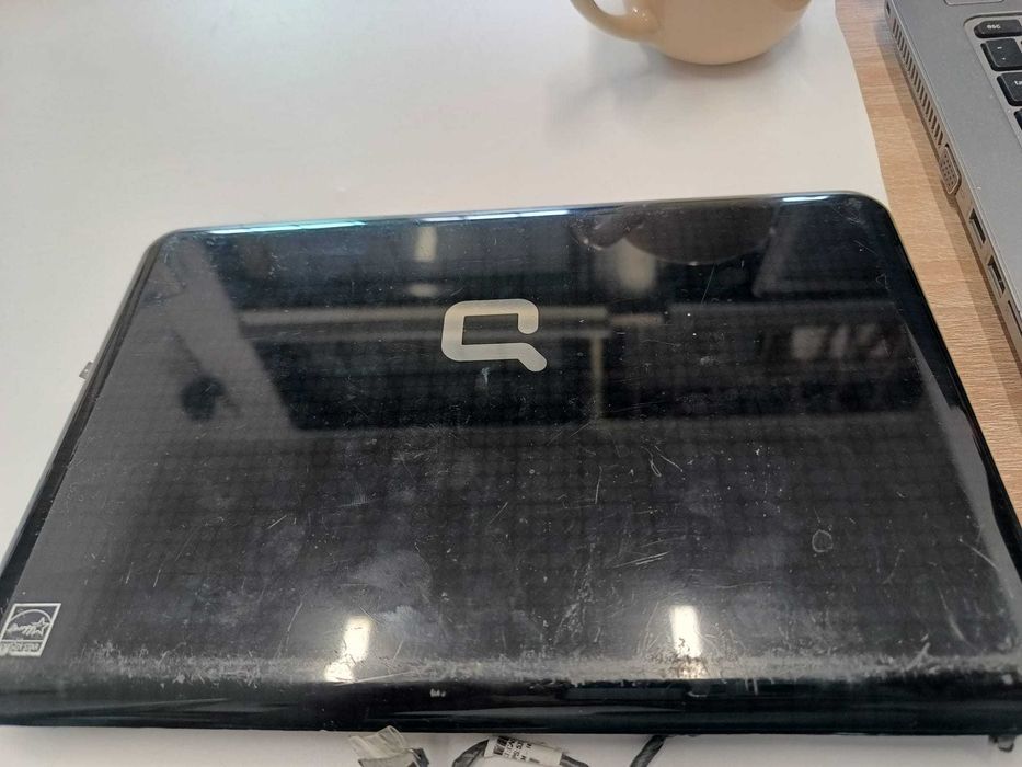 Klapka matrycy do laptopa HP Compaq mini 110. (1)