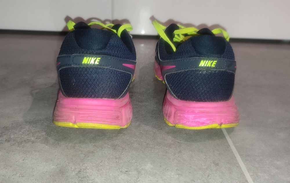 Buty Nike r. 39 * 25 cm Revolution