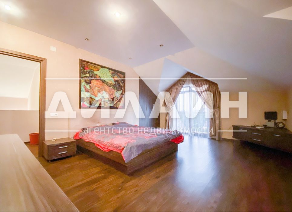 Срочно ! Супер дом в Александровском мкр-не, 4 спальни , 3 сан.узла