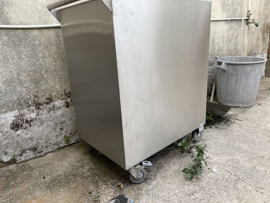 Cuba em inox usada para despache rapido