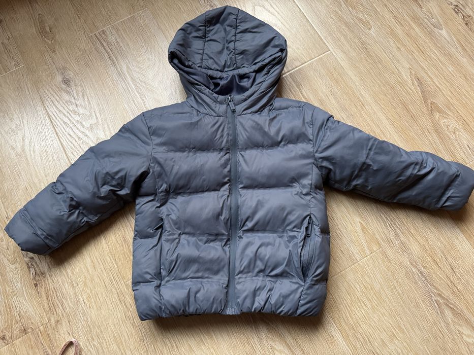 Легенька  куртка Reserved 104