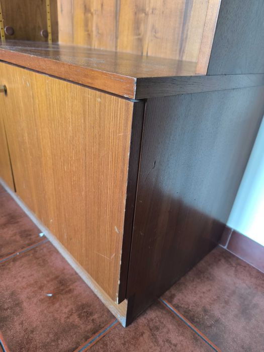 Estante madeira castanha