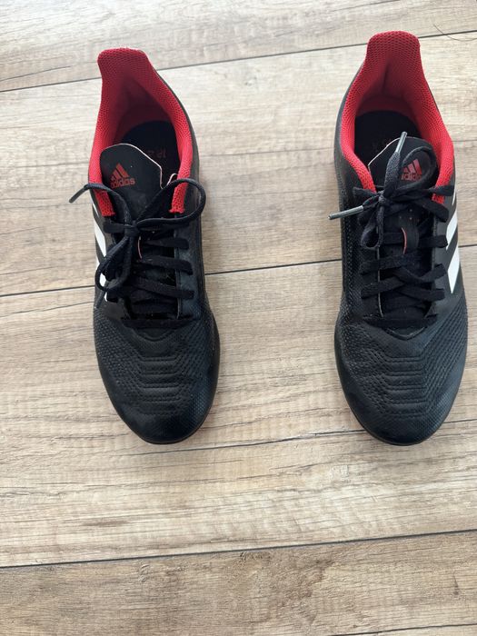 Buty piłkarskie adidas