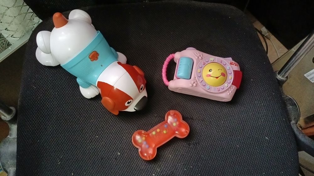 Іграшки собачка і фотоапарат (для самих маленьких)
