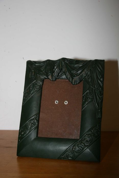 Vintage Ceramic Green Frame