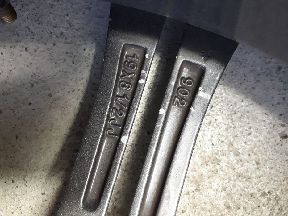 Quatro jantes BMW M3 19" 5/120 ET 36 Style 220