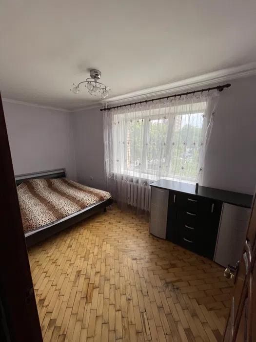 Продам 2 ком.кв в центре города .Проспект Соборный