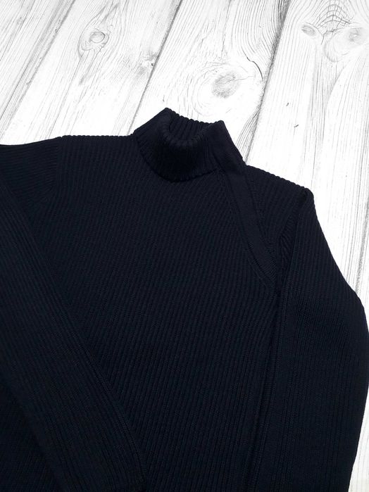 Кофта на заклепки Armani Collezioni гольф розмір S-M