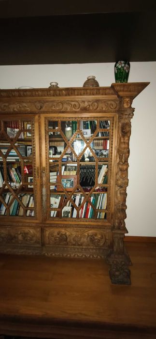 Biblioteca madeira maciça – finais séc. XIX / início séc. XX