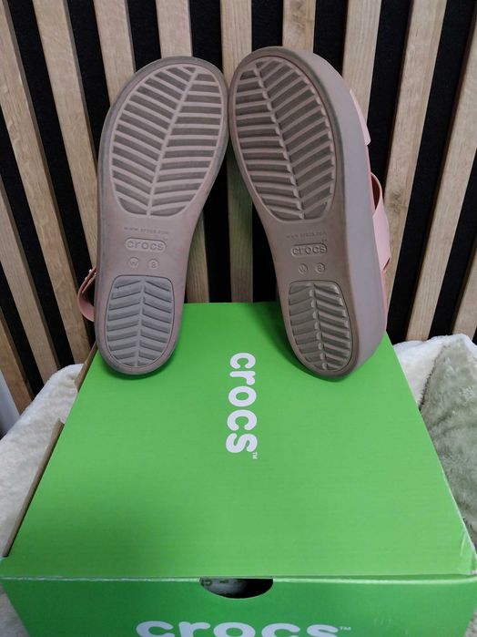 Crocs sandałki r.  W8 38 pudrowy różowy