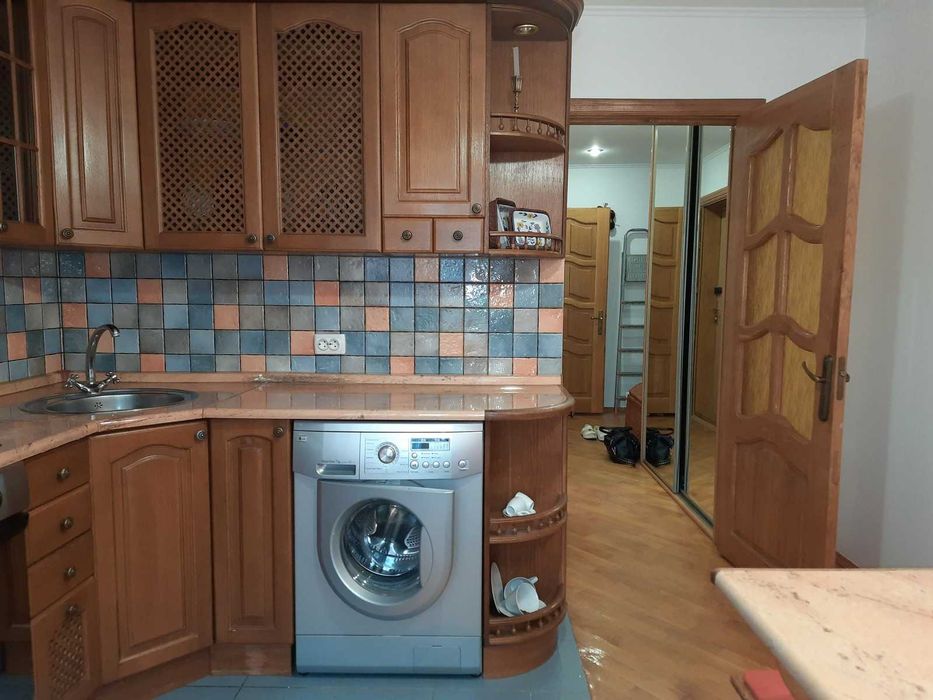 3 кімнатна квартира Дружба