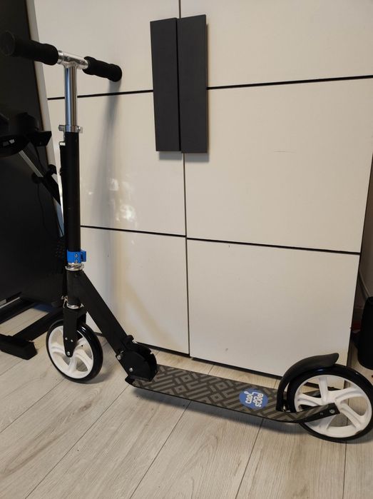 Hulajnoga nowa czarna