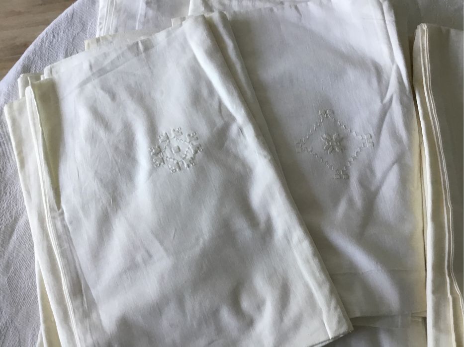 Наволочки белые бязевые размер 80х80 см , 70 х70 см