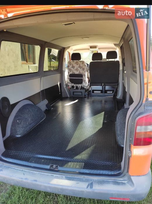 Вантажні та пасажирські перевезення трансфер