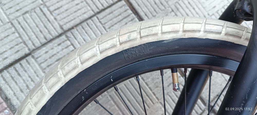 Велосипед BMX в отличном состоянии.