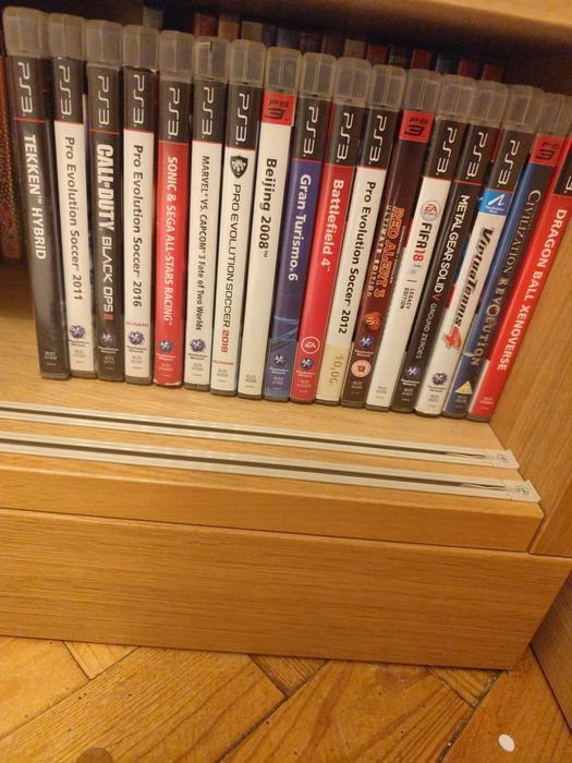 Vendo PS3 com comandos e jogos
