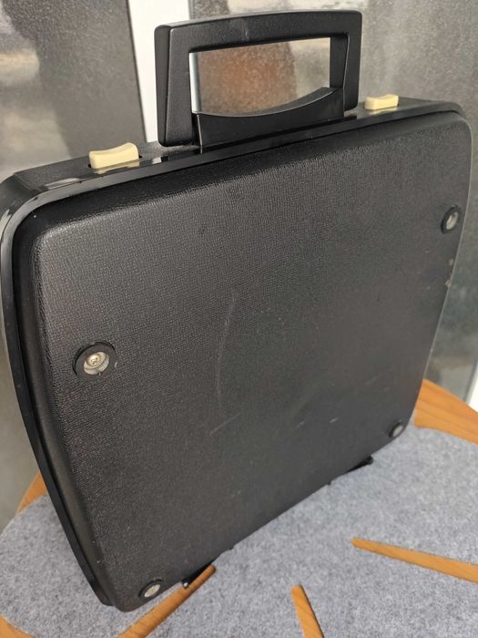 Máquina de escrever Brother Deluxe 800