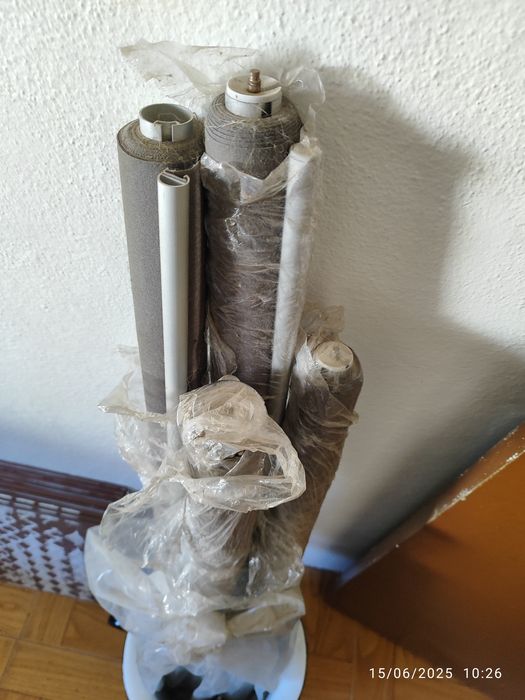 4 Estores de rolo opacos