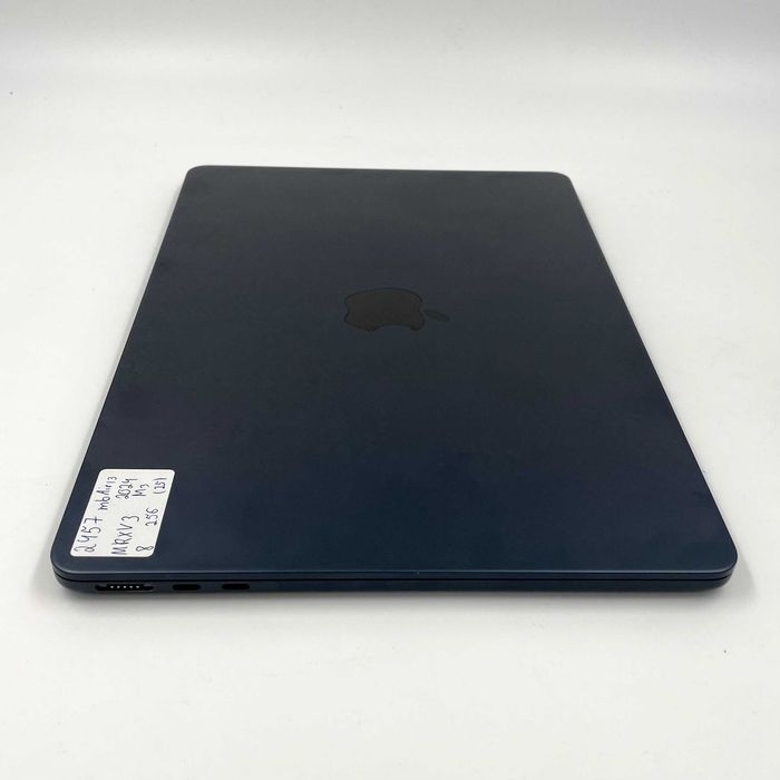 790$ MacBook Air 13" 2024 MRYU3 M3 / 8 GB / 256gb SSD