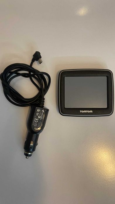 GPS TOMTOM com carregador Auto
