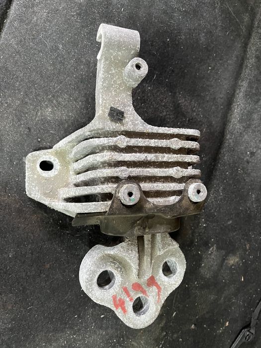 Подушка двигателя 2.4 левая Jeep Cherokee Kl