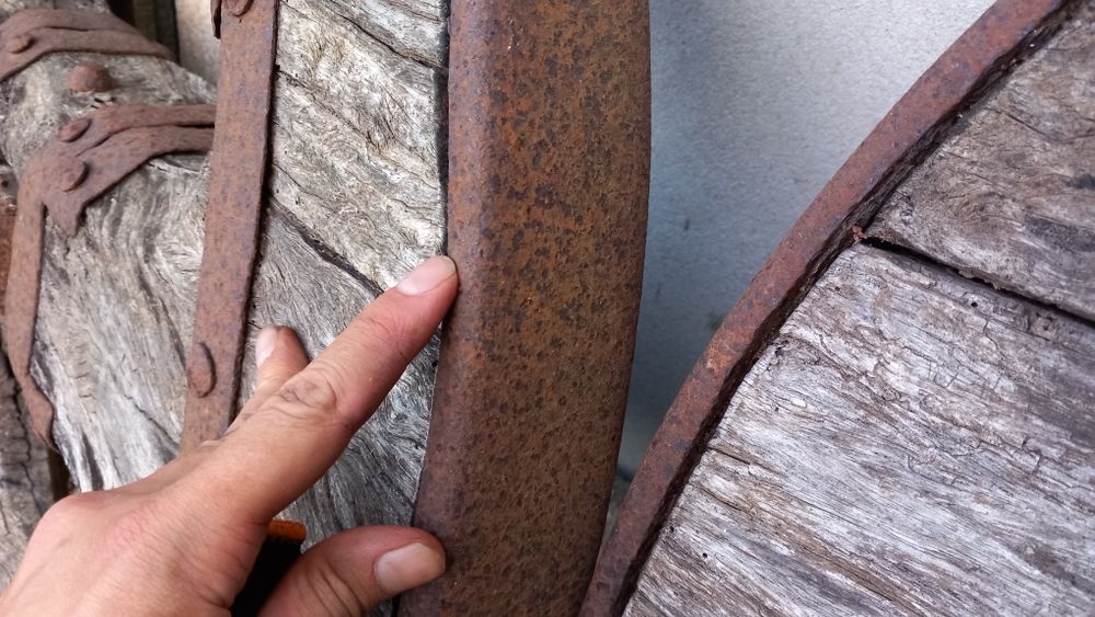 2 rodas grandes de carro de boi de carga