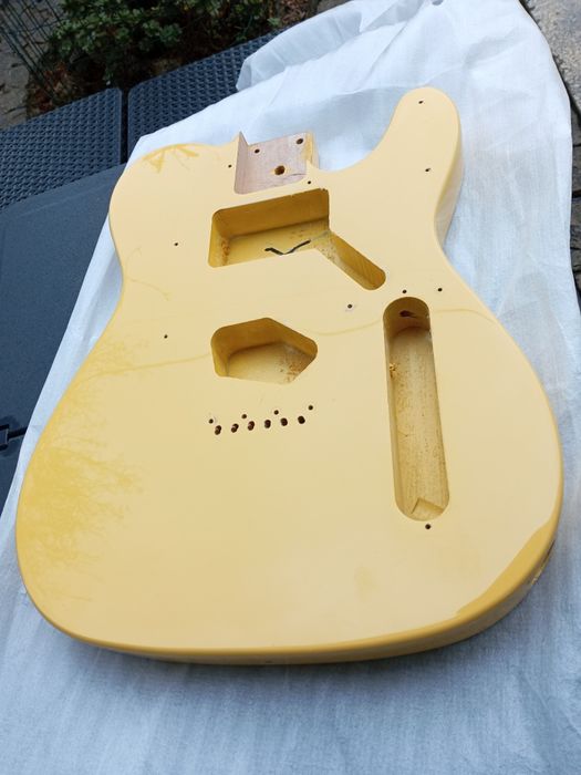 Corpo de guitarra elétrica Telecaster creme