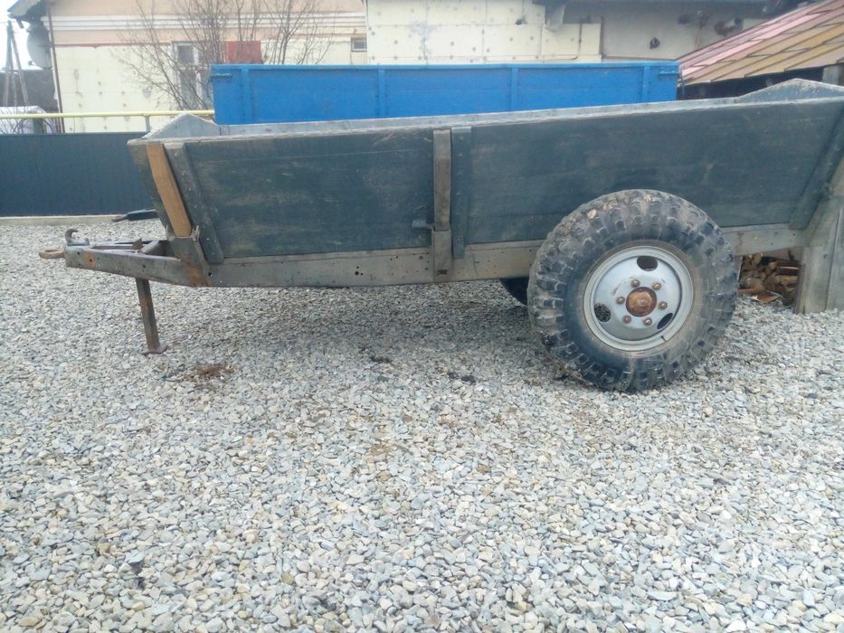 Причіп одноосьний