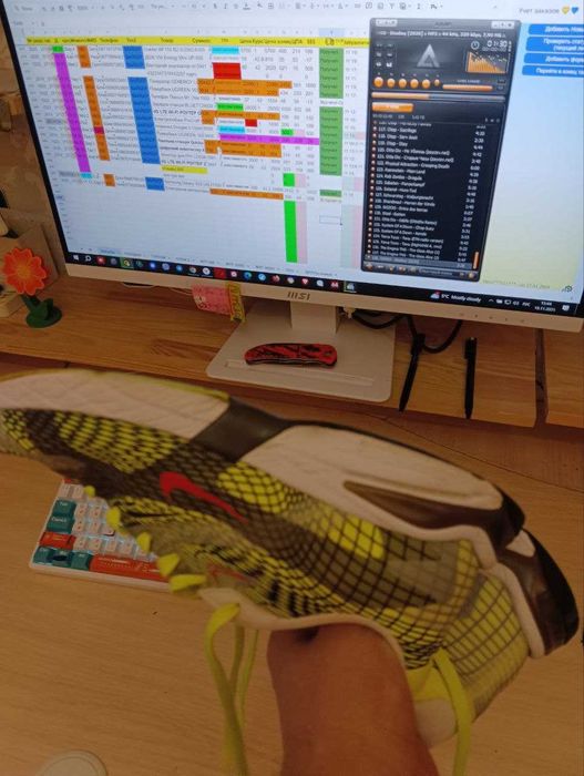 б/у Кроссовки Nike CV3416-700 фирменные  оригинал  40-41 р 250-260 мм