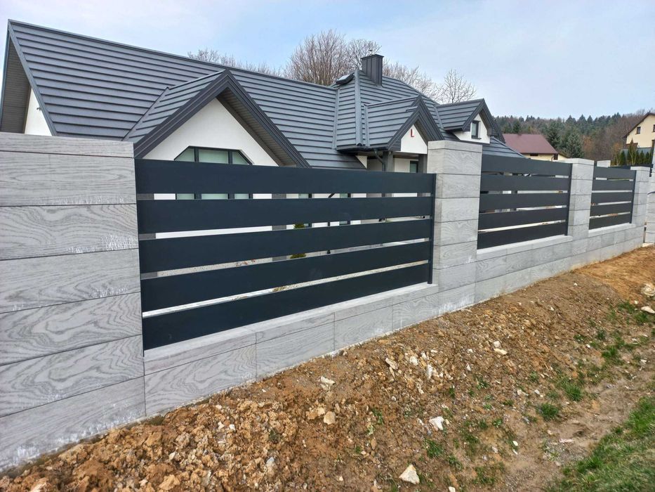 Słup aluminiowy do ogrodzeń 100x100x3x2500 + lakier proszkowy - słupek