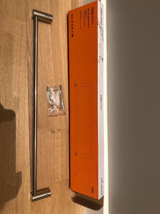 Porta-rolos e toalheiros JNF serie FINE