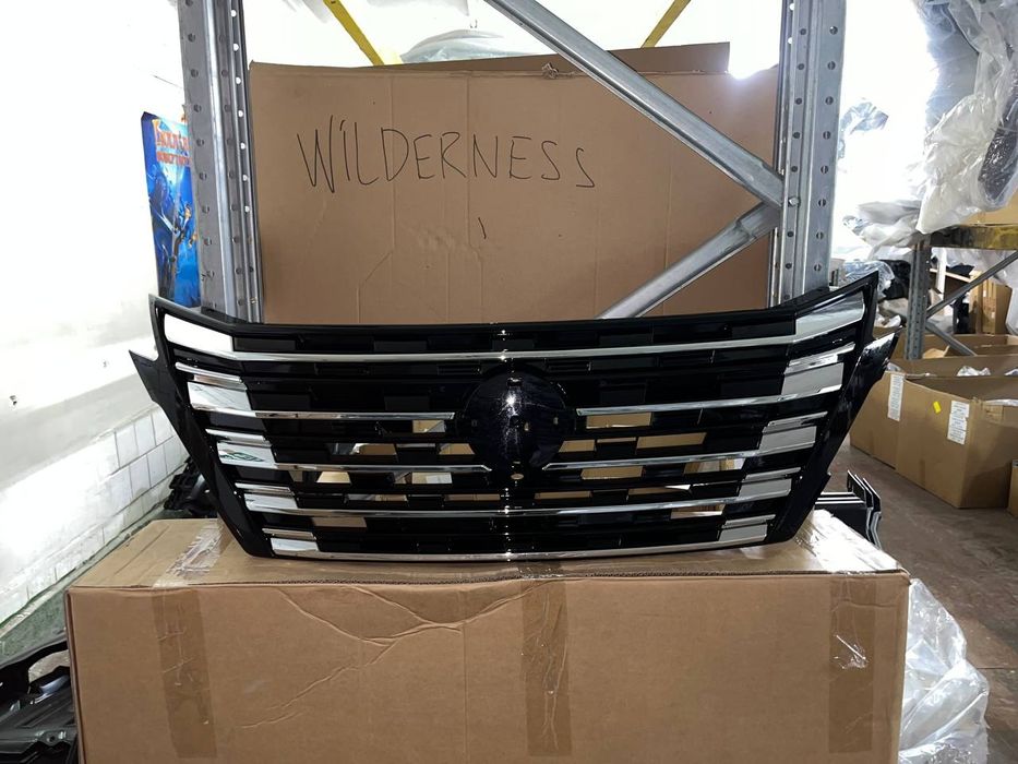 Решітка радіатора Nissan Rogue 2024 2025 2026