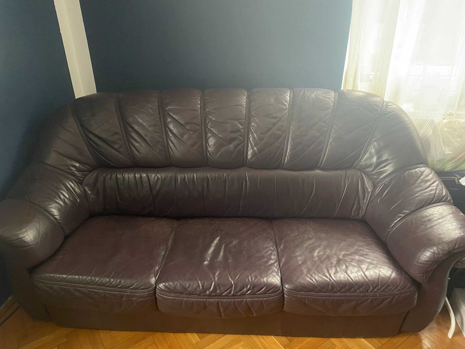 Komplet wypoczynkowy skrórzany w eleganckim, ciemnofioletowym odcieniu