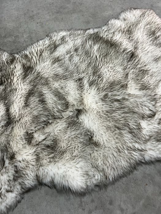 Tapete preto e branco