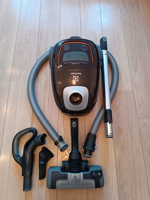 // Odkurzacz workowy Electrolux Ultrasilencer