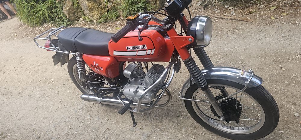 Casal 4v com documentos