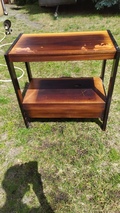 Stolik RTV z okresu PRL-U