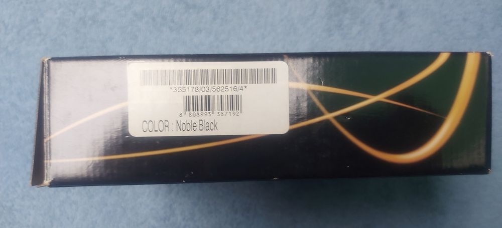 Pudełko Samsung Avila z kompletem instrukcji.