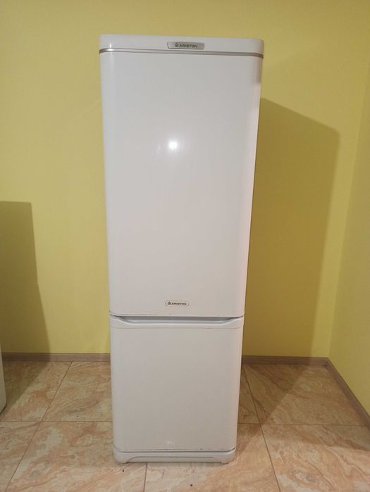 Холодильник Ariston