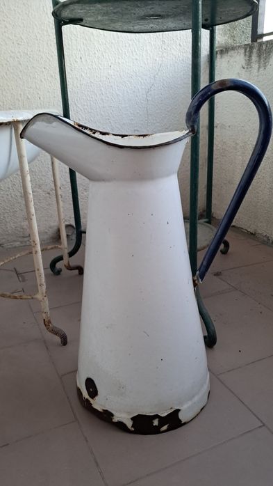 Conjunto de lavatório, jarro e bidé antigo