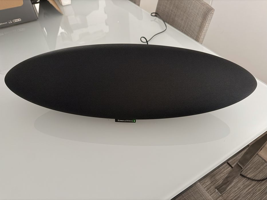 B&W Zeppelin Wireless