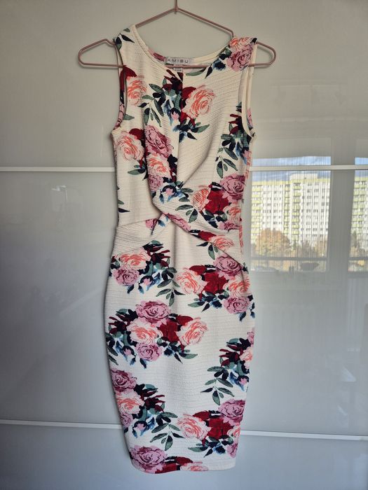 Ołówkowa sukienka regular w kwiaty